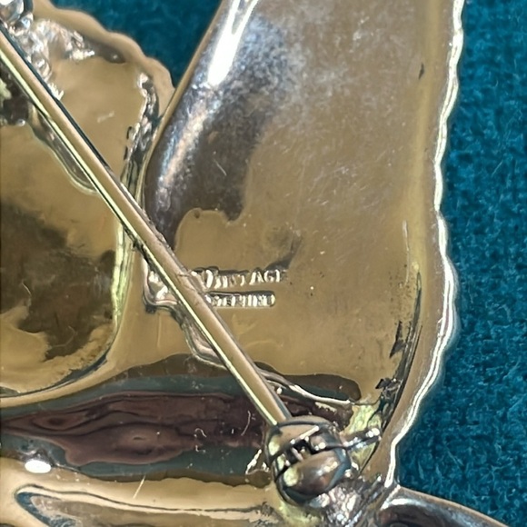 Blue and Green Flying Bird Brooch - Picture 4 of 5